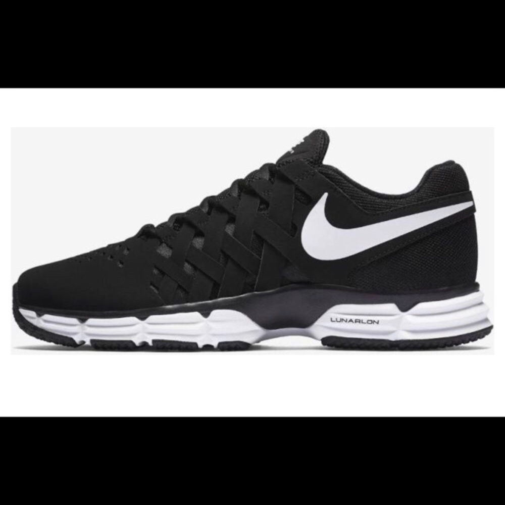 New Black Nike’s running shoes (sneakers)